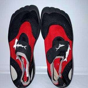 NEWTZ Shark water shoes for kids size 2/3 preowned
